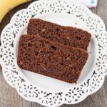 HEALTHY CHOCOLATE BANANA BREAD. Made with whole wheat flour, coconut oil, greek yogurt and honey. Totally healthy and absolutely delicious.