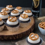 Chocolatey boozy cupcakes topped with a sweet cinnamony frosting and crunchy salty pretzels. Beer + cupcakes = tasty fun!
