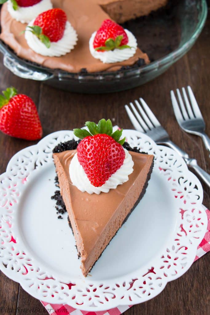 A creamy, silky-smooth chocolate mousse on top of a dark chocolate Oreo cookie crust. This pie is absolute chocolate heaven! {Video Recipe}