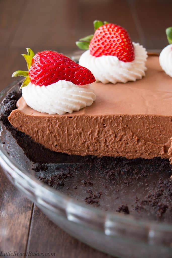 A creamy, silky-smooth chocolate mousse on top of a dark chocolate Oreo cookie crust. This pie is absolute chocolate heaven! {Video Recipe}