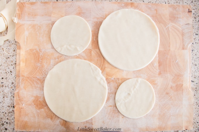 cut out pie crusts for mini turkey pot pies