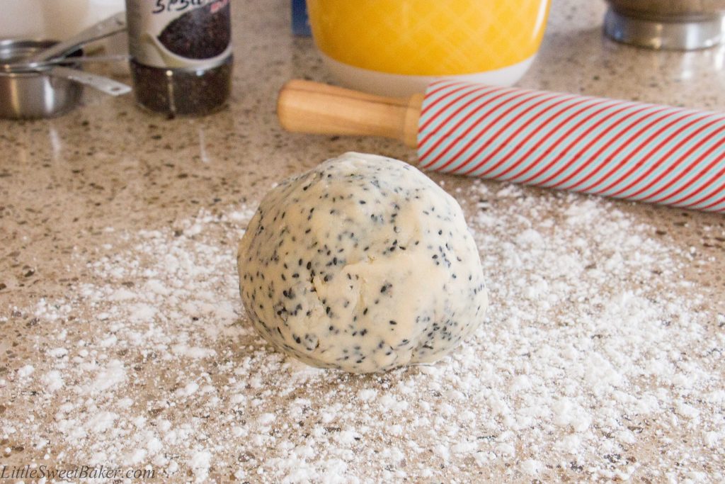 Rich and buttery shortbread with toasted black sesame seeds make these cookies absolutely sensational!