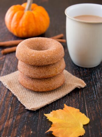 These baked pumpkin donuts are super soft and moist with a delightful pumpkin taste and crunchy cinnamon-sugar coating. (pumpkin donuts, pumpkin spice donuts, baked pumpkin donuts, homemade pumpkin donuts, Tim Hortons, pumpkin cake donuts)