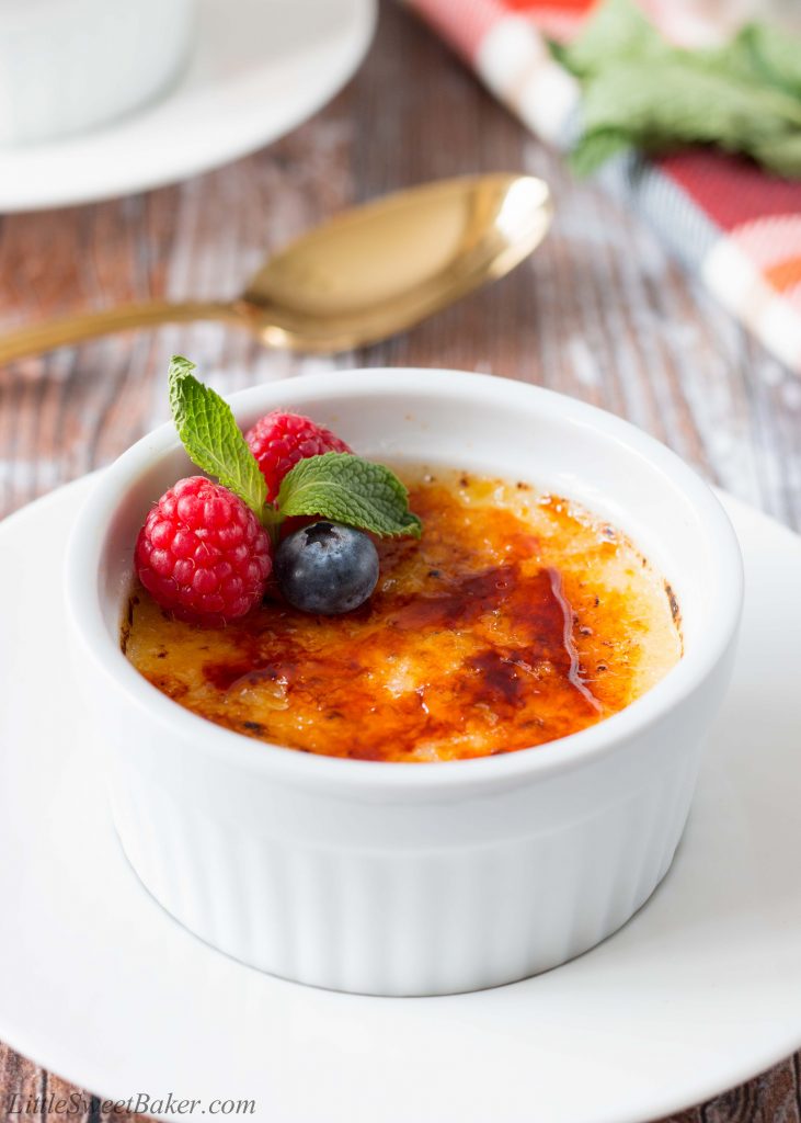 See how easy it is to make creme brulee with just 4 ingredients. There is no need to heat the cream or temper the eggs in this recipe. #cremebrulee #easycremebrulee #vanillacremebrulee