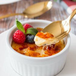 See how easy it is to make creme brulee with just 4 ingredients. There is no need to heat the cream or temper the eggs in this recipe. #cremebrulee #easycremebrulee #vanillacremebrulee