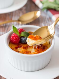 See how easy it is to make creme brulee with just 4 ingredients. There is no need to heat the cream or temper the eggs in this recipe. #cremebrulee #easycremebrulee #vanillacremebrulee