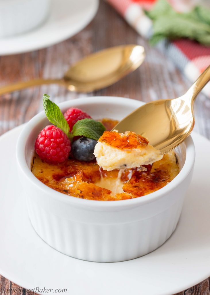 See how easy it is to make creme brulee with just 4 ingredients. There is no need to heat the cream or temper the eggs in this recipe. #cremebrulee #easycremebrulee #vanillacremebrulee