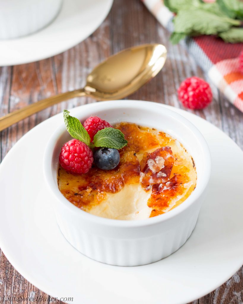 See how easy it is to make creme brulee with just 4 ingredients. There is no need to heat the cream or temper the eggs in this recipe. #cremebrulee #easycremebrulee #vanillacremebrulee