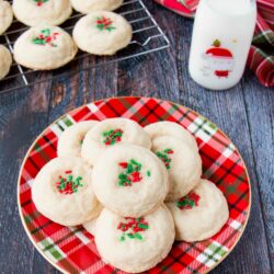 These soft and thick sugar cookies are nice and chewy with the perfect amount of sweetness. No chilling required, just make and bake! #sugarcookies #softsugarcookies #bestsugarcookies #Christmascookies #chewysugarcookies #thicksugarcookies