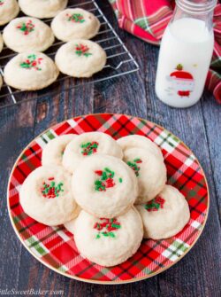 These soft and thick sugar cookies are nice and chewy with the perfect amount of sweetness. No chilling required, just make and bake! #sugarcookies #softsugarcookies #bestsugarcookies #Christmascookies #chewysugarcookies #thicksugarcookies