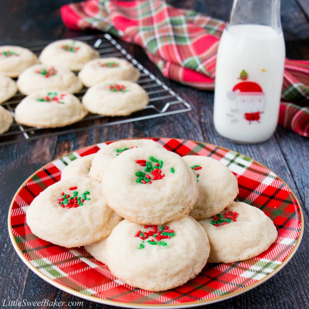 These soft and thick sugar cookies are nice and chewy with the perfect amount of sweetness. No chilling required, just make and bake! #sugarcookies #softsugarcookies #bestsugarcookies #Christmascookies #chewysugarcookies #thicksugarcookies