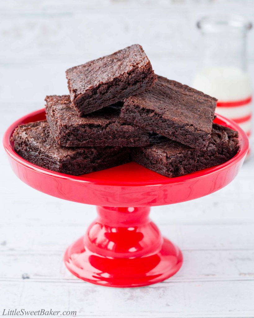 This homemade brownie mix makes it easier to quickly whip up a batch of brownies than a boxed mix and it tastes so much better! #brownierecipe #homemadebrownies #easybrownierecipe #chewybrownies #bestbrownies