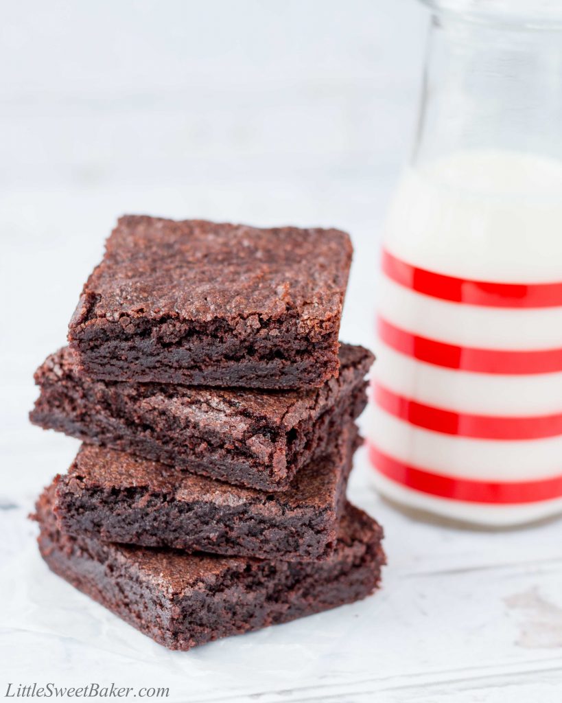 This homemade brownie mix makes it easier to quickly whip up a batch of brownies than a boxed mix and it tastes so much better! #brownierecipe #homemadebrownies #easybrownierecipe #chewybrownies #bestbrownies