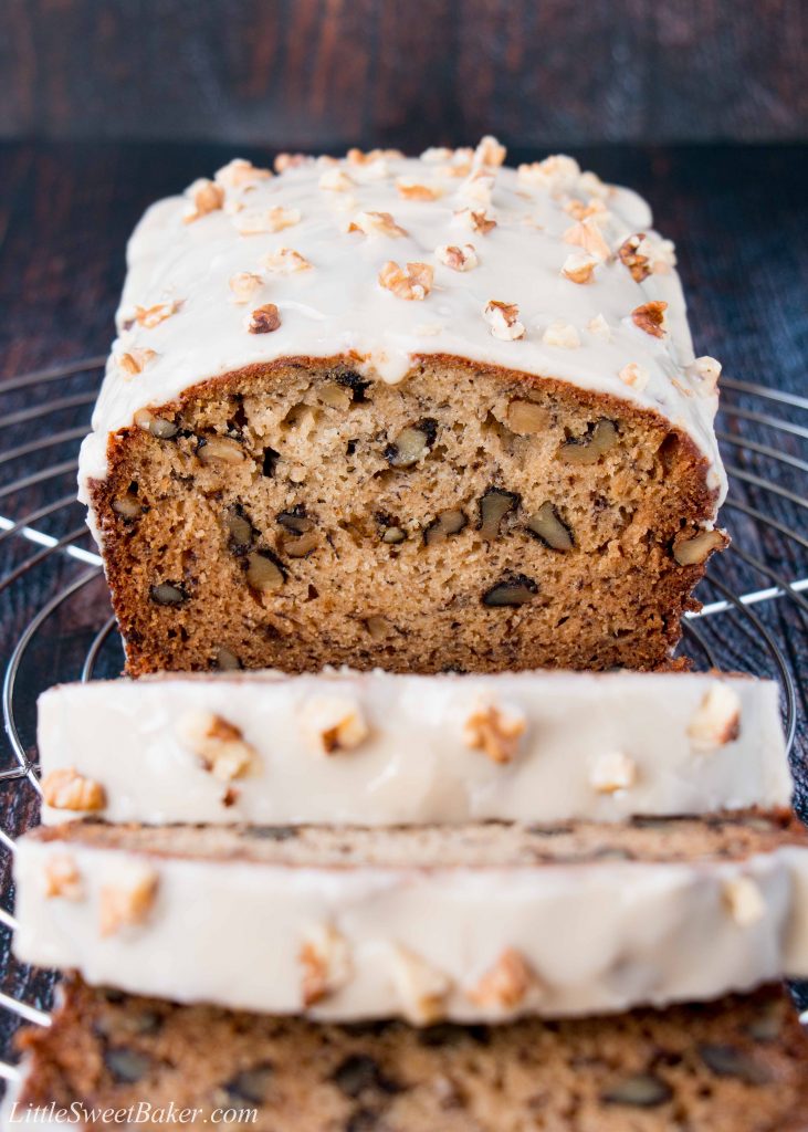 Moist banana bread meets the wonderful flavor of maple-walnut. #bananabread #maplewalnut #banananutbread #bananawalnutbread