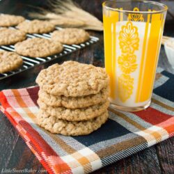 These simple soft and chewy oatmeal cookies are perfectly sweet and spiced with a hint of cinnamon. They are just like the ones grandma used to make. #oatmealcookies #chewyoatmealcookes #softoatmealcookies #oldfashionedoatmealcookies