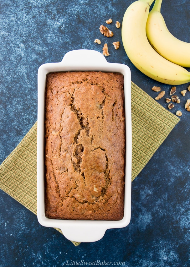This healthy banana bread is moist, dense and naturally sweet. It's made with whole wheat flour, extra-virgin olive oil and honey for wholesome goodness without sacrificing taste. #healthybananabread #wholewheatbananabread #nosugar
