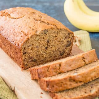 This healthy banana bread is moist, dense and naturally sweet. It's made with whole wheat flour, extra-virgin olive oil and honey for wholesome goodness without sacrificing taste. #healthybananabread #wholewheatbananabread #nosugar