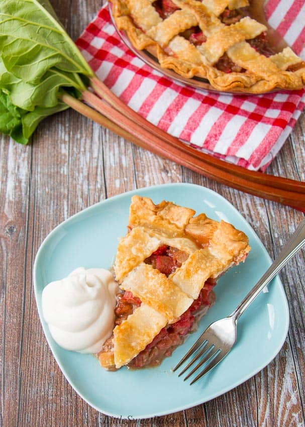 Best Easy Rhubarb Pie Recipe