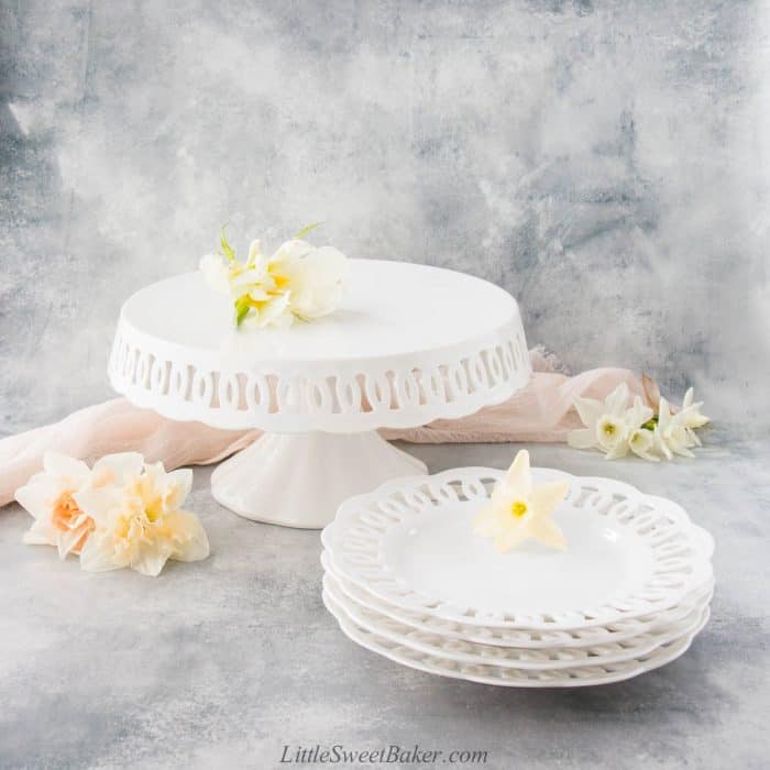 Williams Sonoma La Porcellana Bianca Firenze Cake Stand and matching plates.
