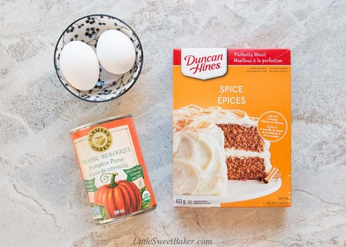 ingredients for a 3-ingredient pumpkin cake